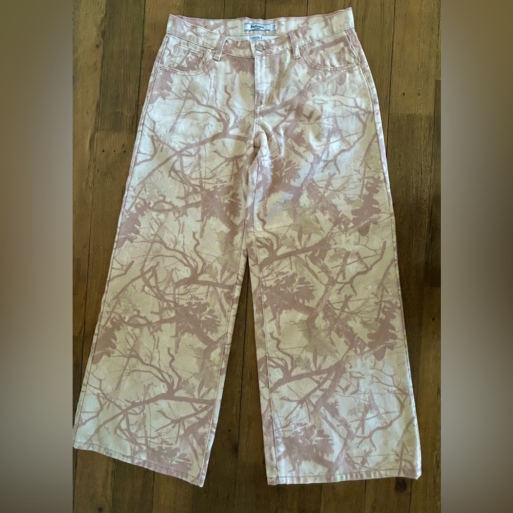 REFRAIN Los Angeles Women's Soft Pink white Camouflage Wide Leg Denim Pants - Picture 3 of 9